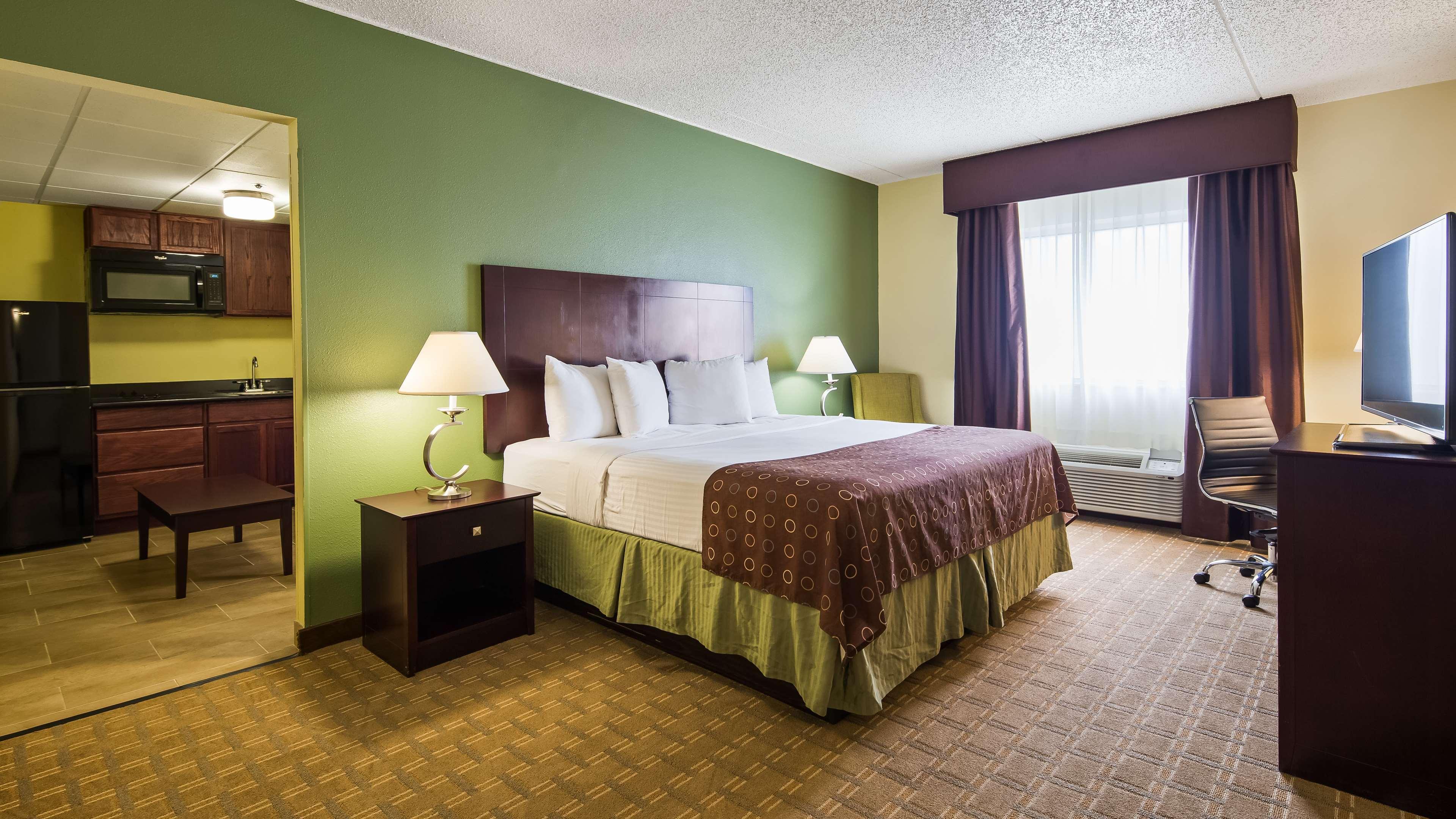 Best Western Airport Inn & Suites Cleveland Brook Park Bagian luar foto