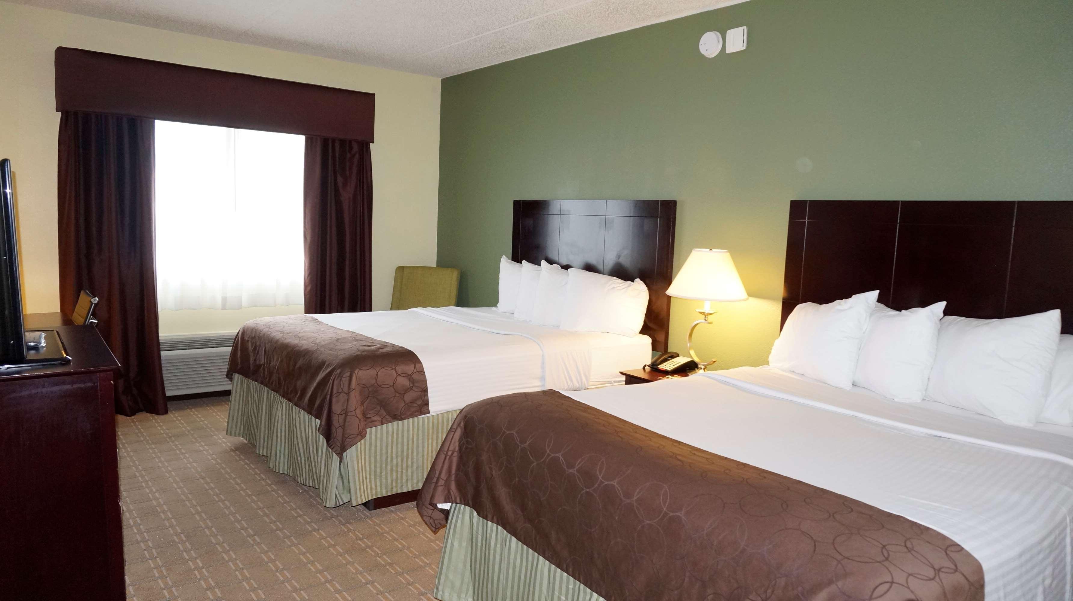 Best Western Airport Inn & Suites Cleveland Brook Park Bagian luar foto