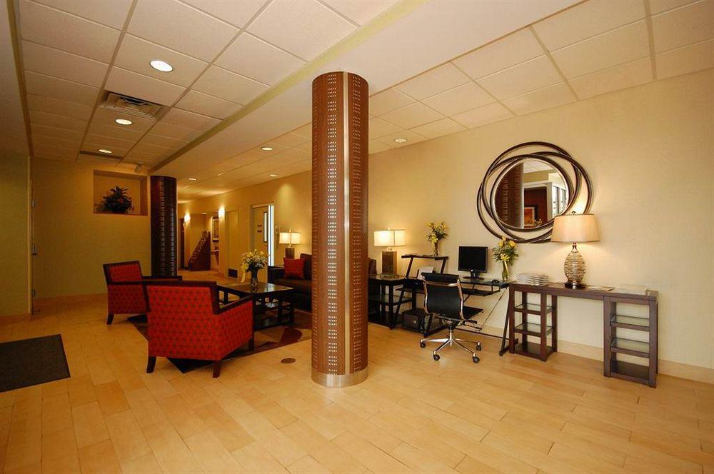 Best Western Airport Inn & Suites Cleveland Brook Park Bagian luar foto